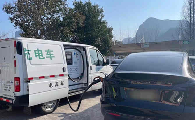 噶尔汽车搭电
