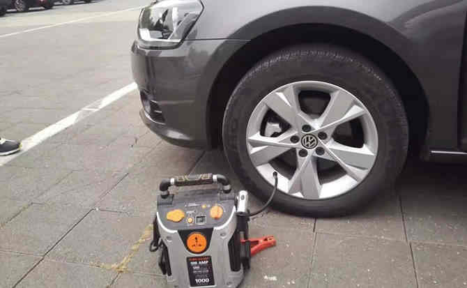 噶尔汽车搭电案例
